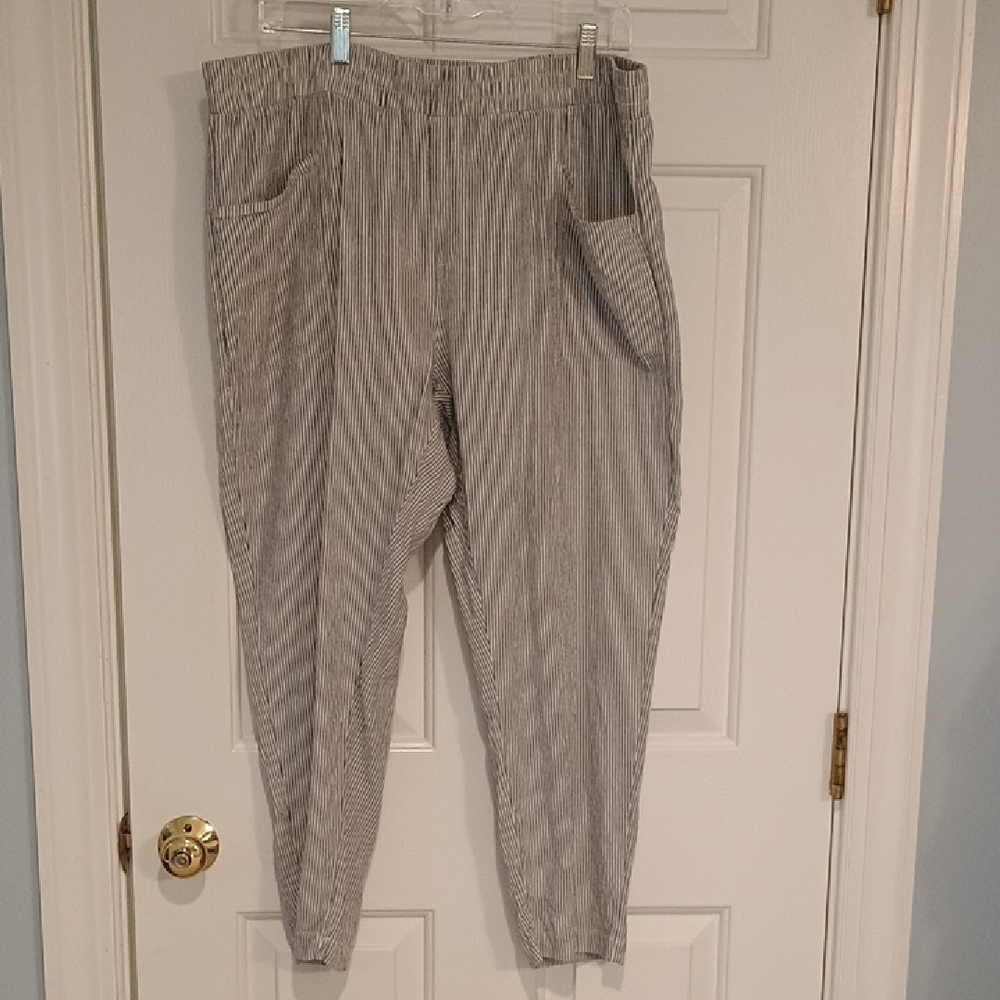 Caslon Gray & White Pinstripe Linen Ankle Pants